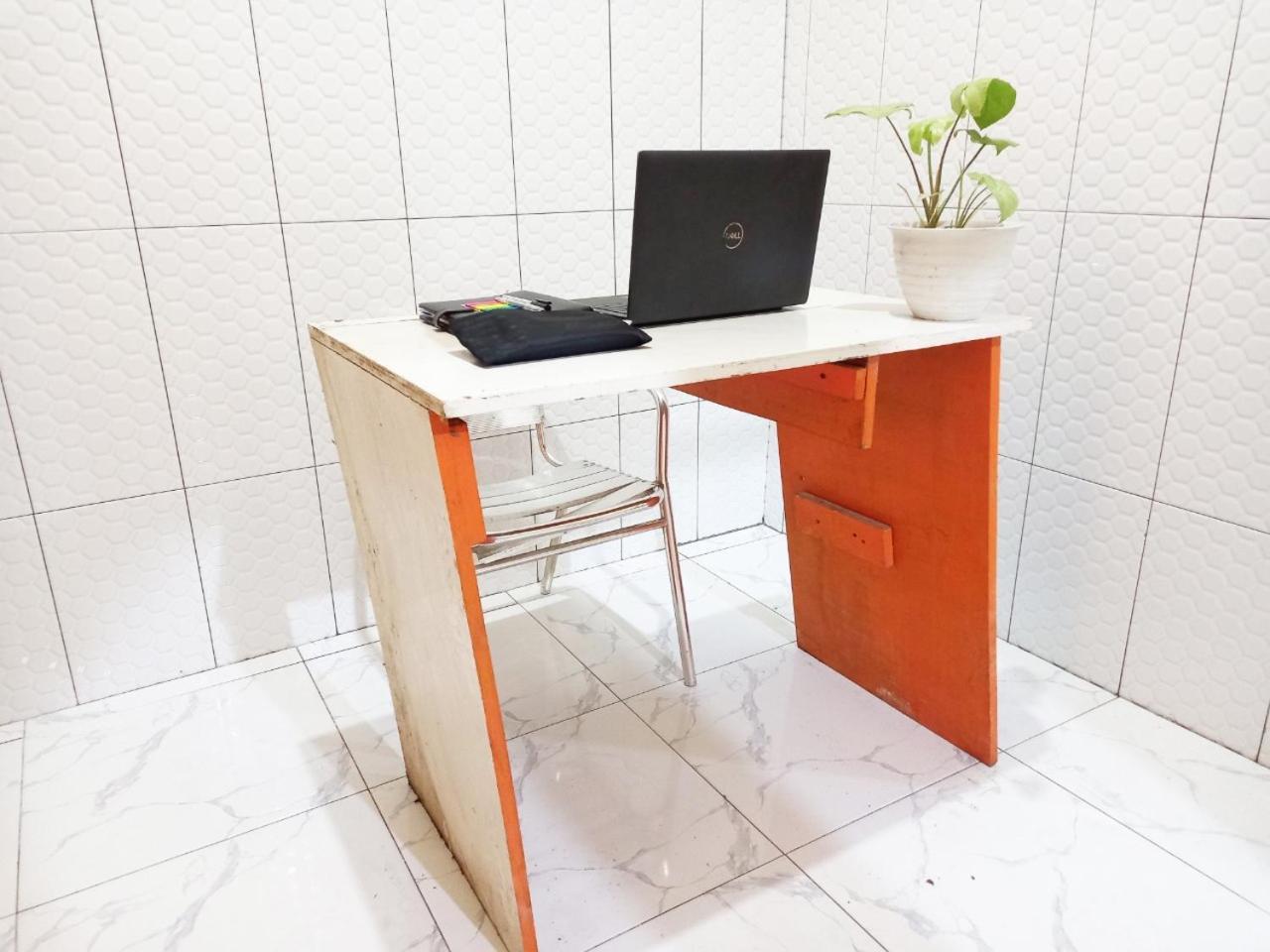Oyo 93846 Gerlong Homestay Bandung Esterno foto